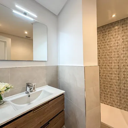 Hanami Puerto Paraiso 5-5 * Эстепона