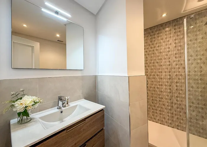 Hanami Puerto Paraiso 5-5 * Estepona