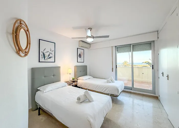 Hanami Puerto Paraiso 5-5 * Estepona