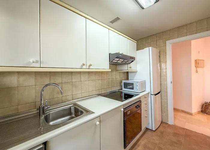 Hanami Puerto Paraiso 5-5 Estepona