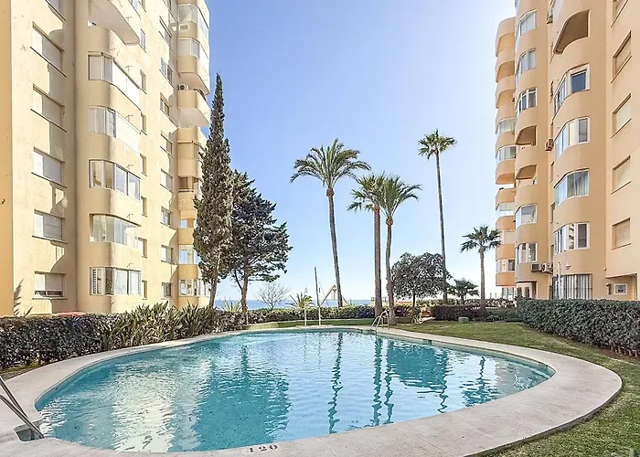 Hanami Puerto Paraiso 5-5 Estepona