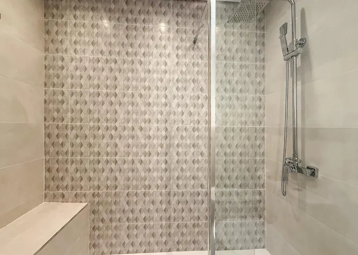 Hanami Puerto Paraiso 5-5 Estepona