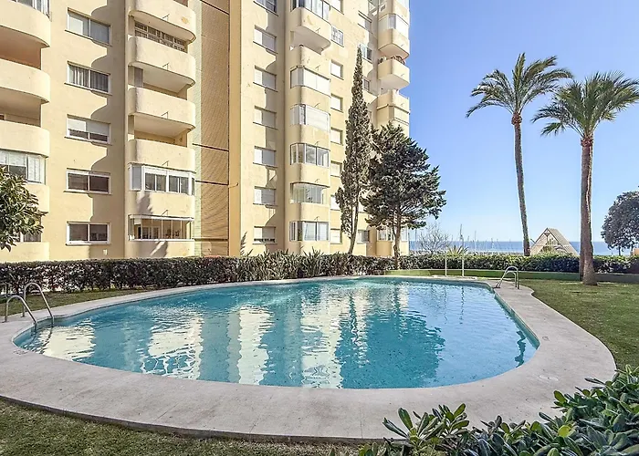 Hanami Puerto Paraiso 5-5 Estepona